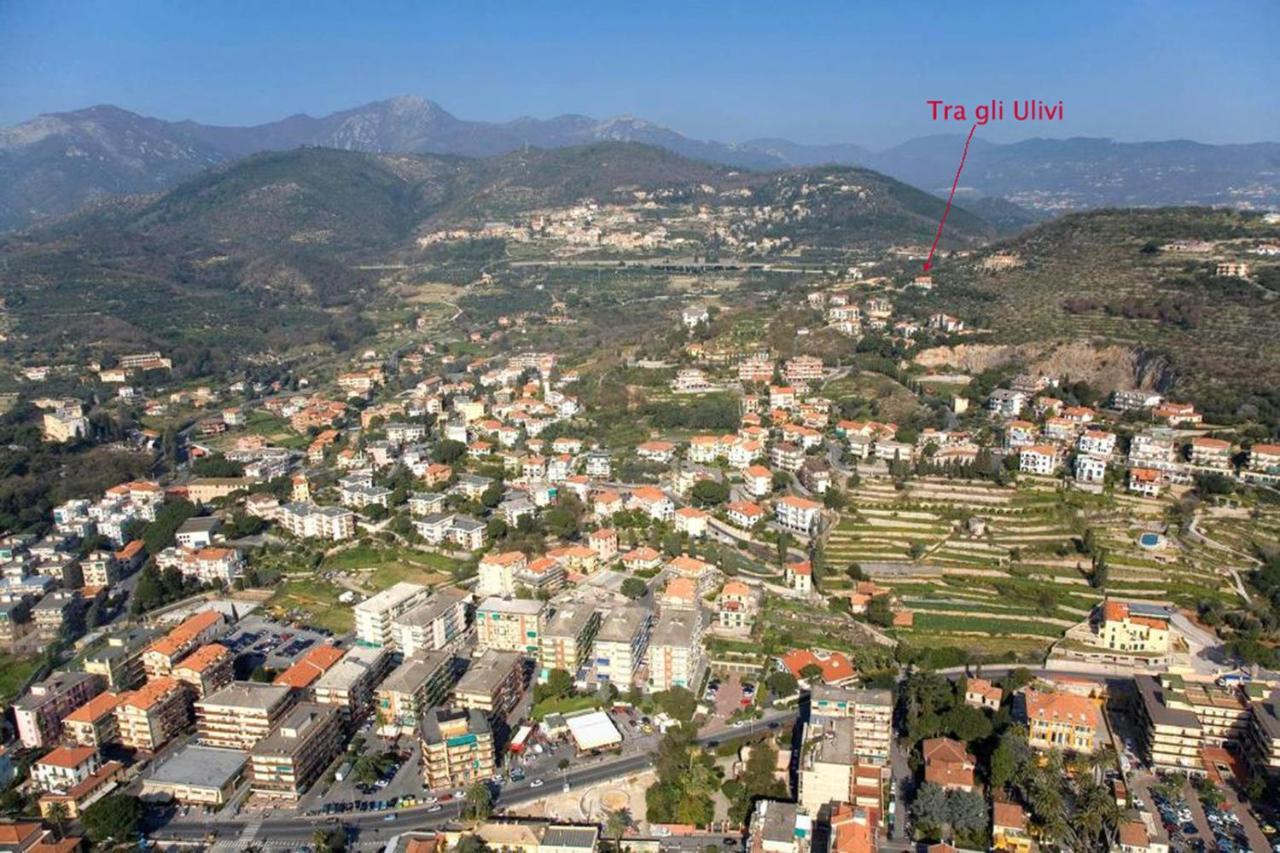 Bed and Breakfast Tra Gli Ulivi Pietra Ligure Exterior foto
