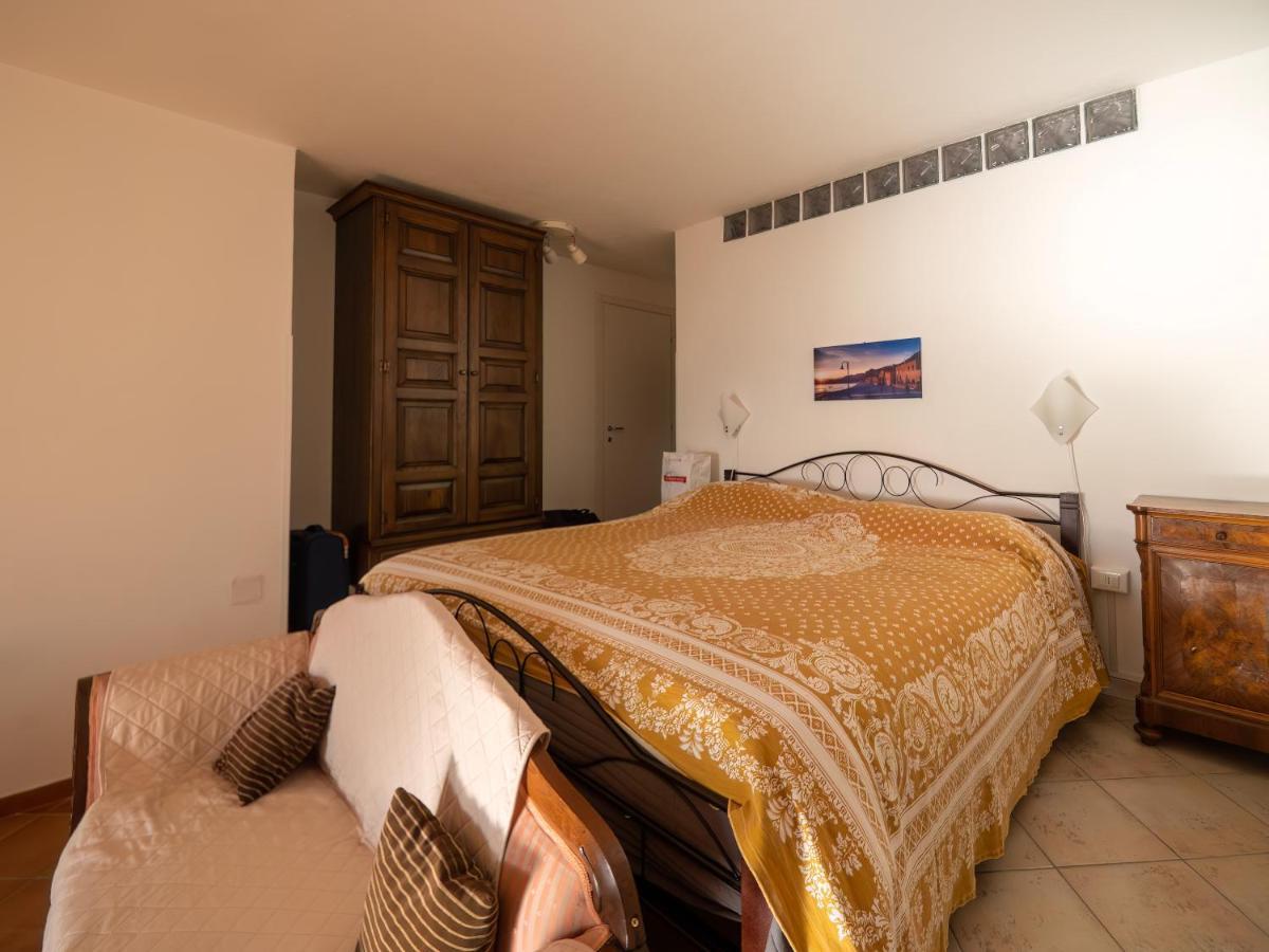 Bed and Breakfast Tra Gli Ulivi Pietra Ligure Exterior foto