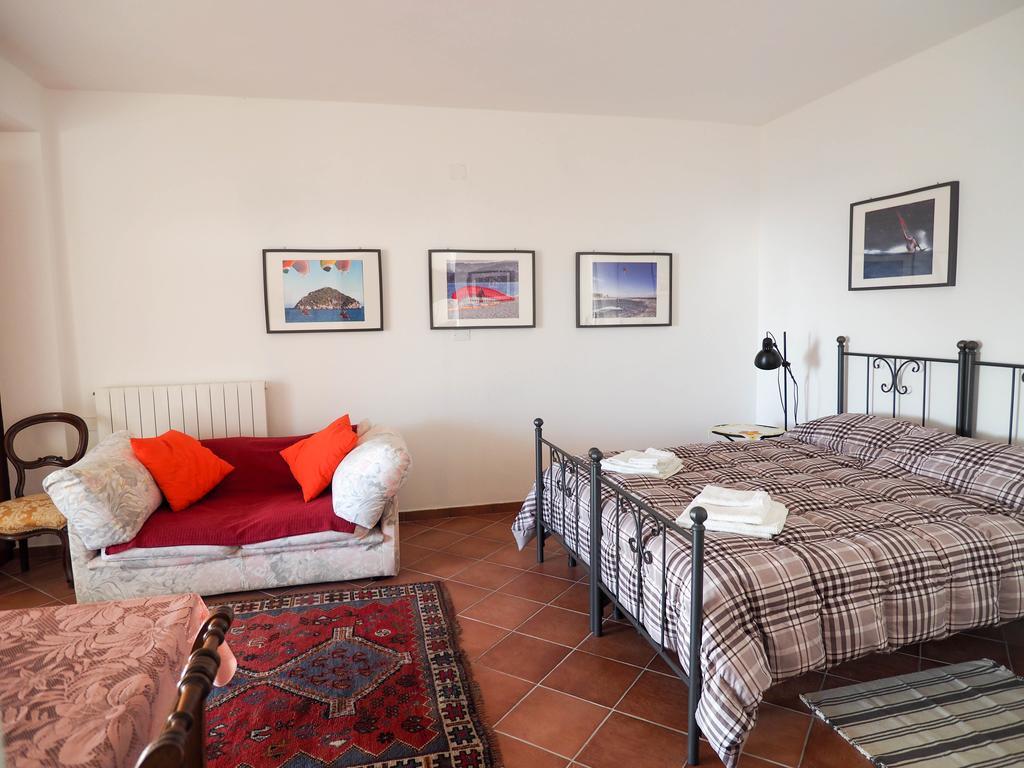 Bed and Breakfast Tra Gli Ulivi Pietra Ligure Exterior foto