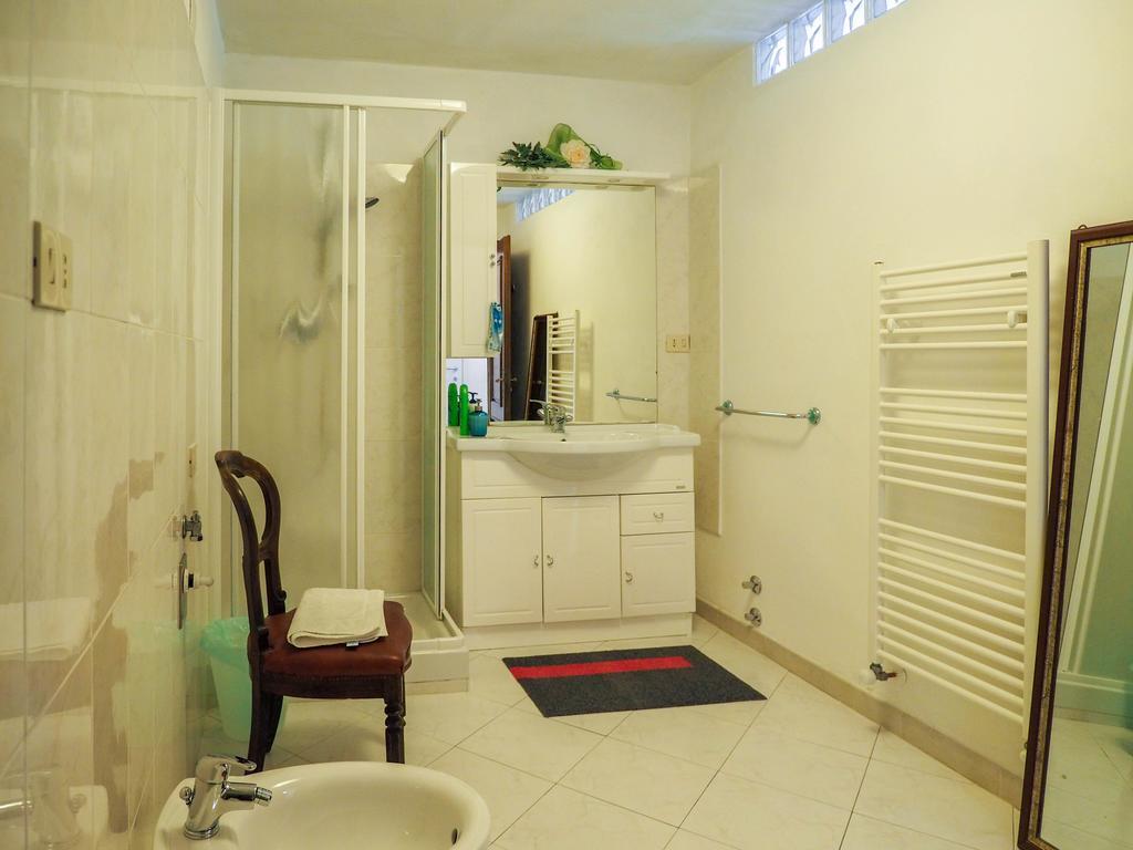 Bed and Breakfast Tra Gli Ulivi Pietra Ligure Habitación foto